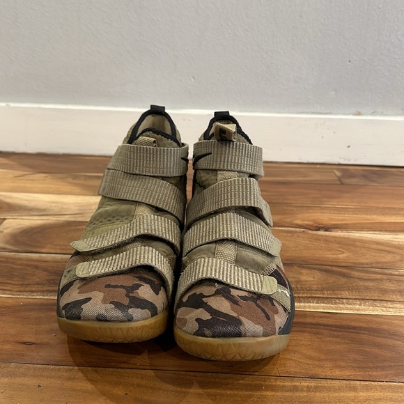Nike Zoom LeBron Soldier 11 'Camo' 897644-200 - Picture 3 of 16